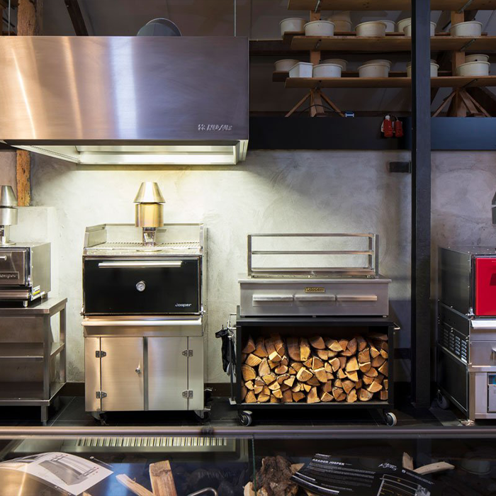 Josper Charcoal Oven Hjx50lbc, S/S Table With Black Door