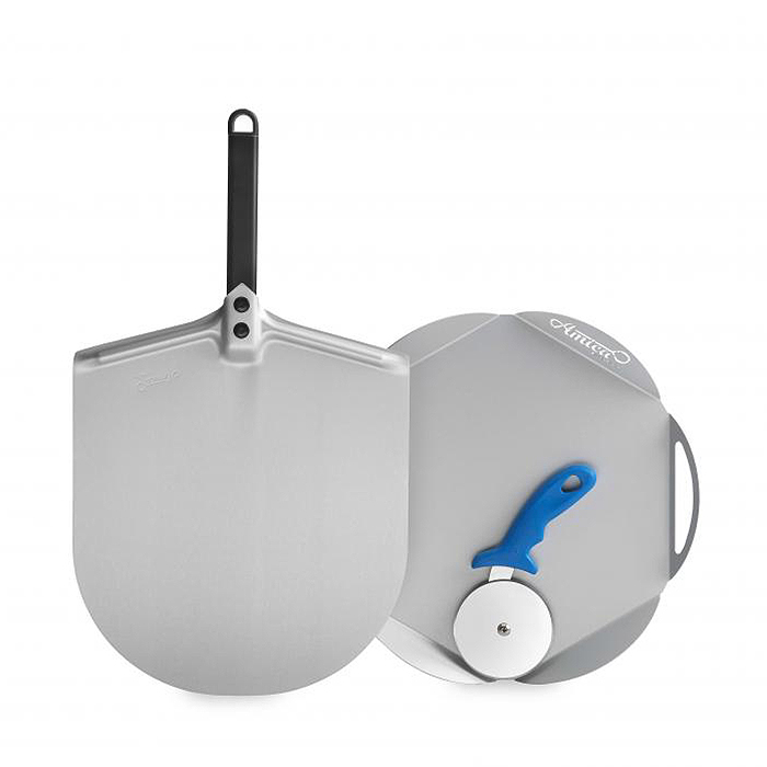 A Casa Mia Kit: Pizza Peel 33cm, Tray 33cm and Pizza cutter blade 10cm